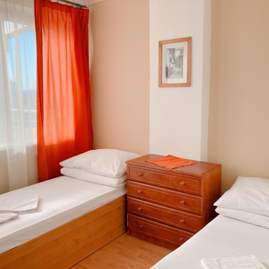Hotel Nostalgia Senec Exterior photo