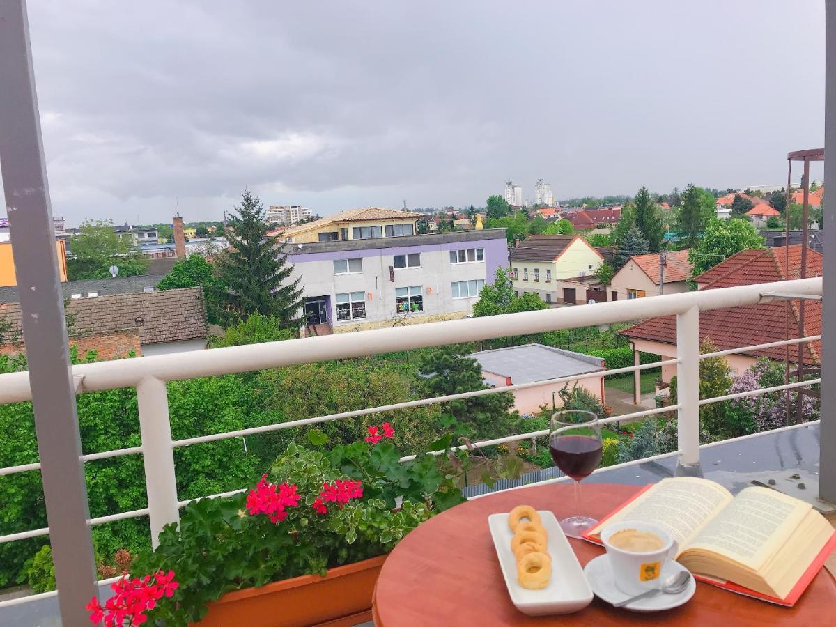 Hotel Nostalgia Senec Exterior photo